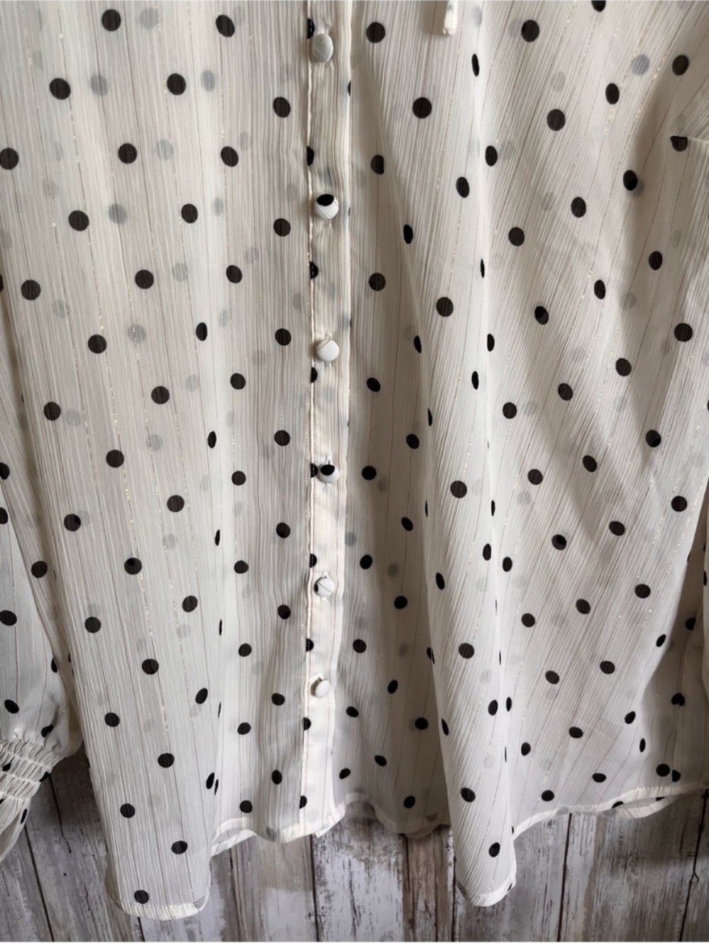 Torrid Crinkle Chiffon Polka Dot Button Up Blouse Gold Stripe Size 0 NWT - Picture 3 of 6